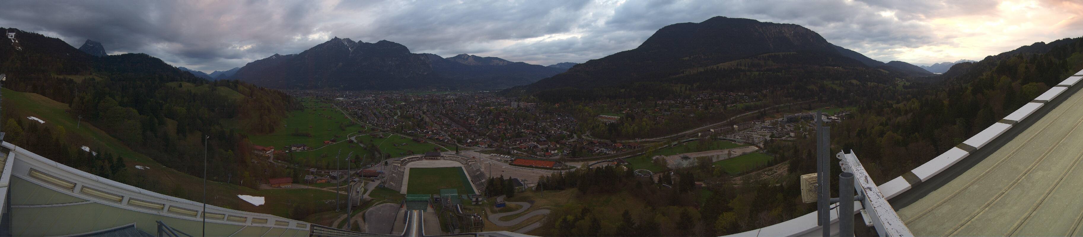 Archived image Webcam Garmisch-Partenkirchen Olympia Hill