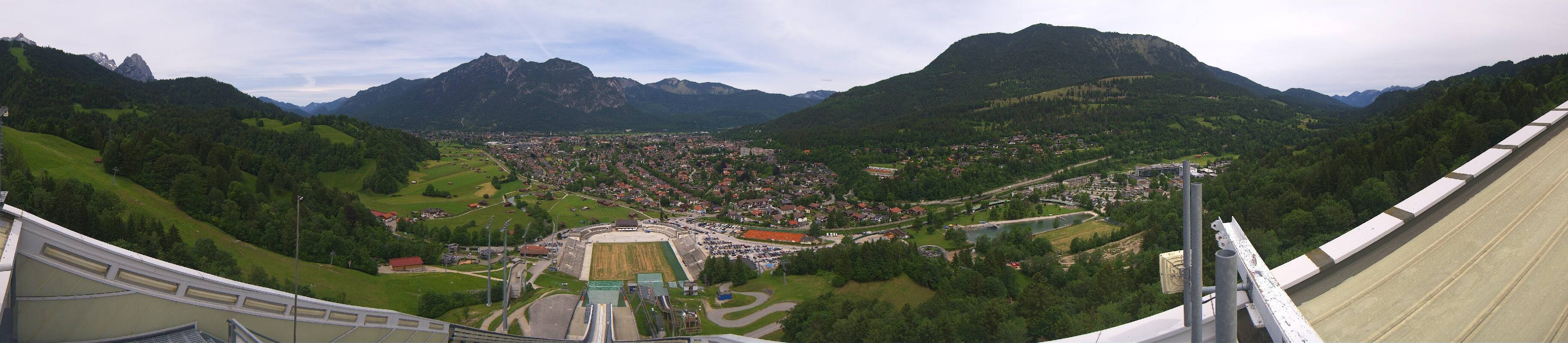 Archived image Webcam Garmisch-Partenkirchen Olympia Hill