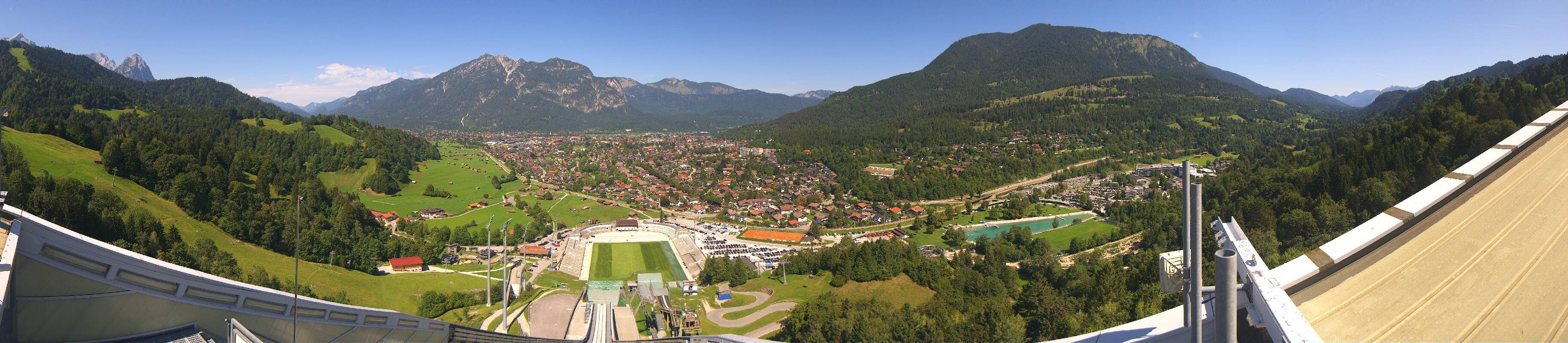 Archived image Webcam Garmisch-Partenkirchen Olympia Hill