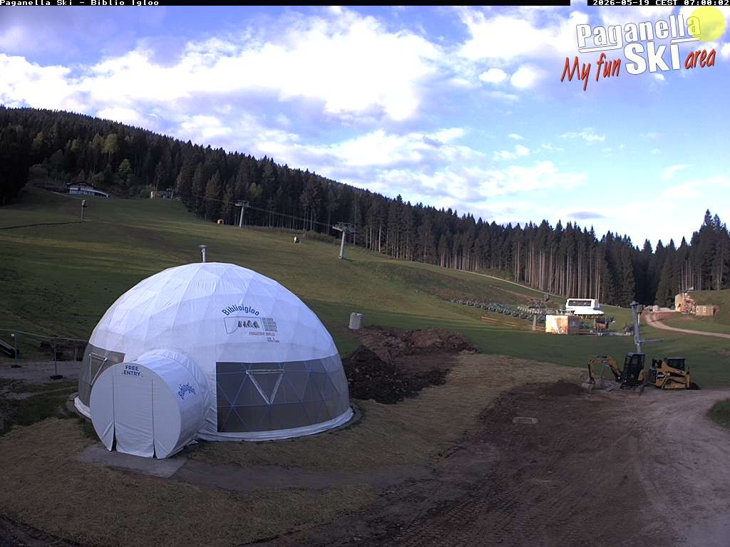 Archived image Webcam Paganella Ski Area: Biblioigloo