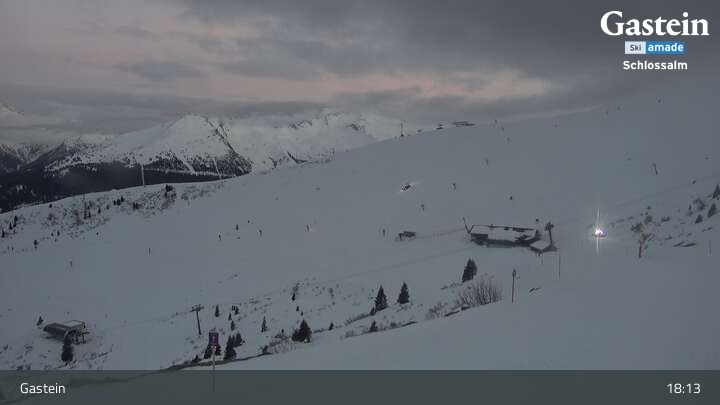 Archived image Webcam Mountain Restaurant Weitmoseralm