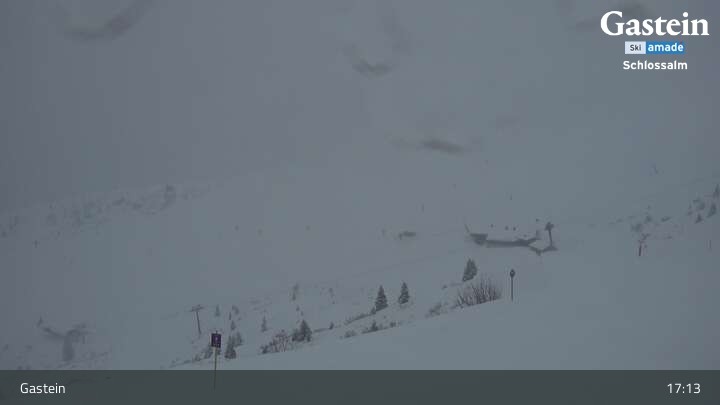 Archived image Webcam Mountain Restaurant Weitmoseralm