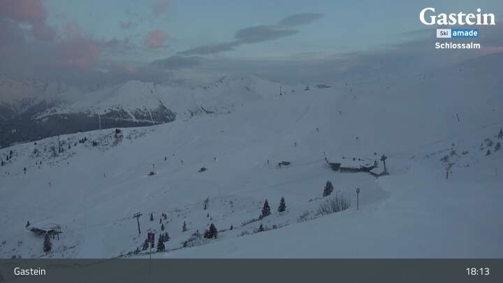 Archived image Webcam Mountain Restaurant Weitmoseralm