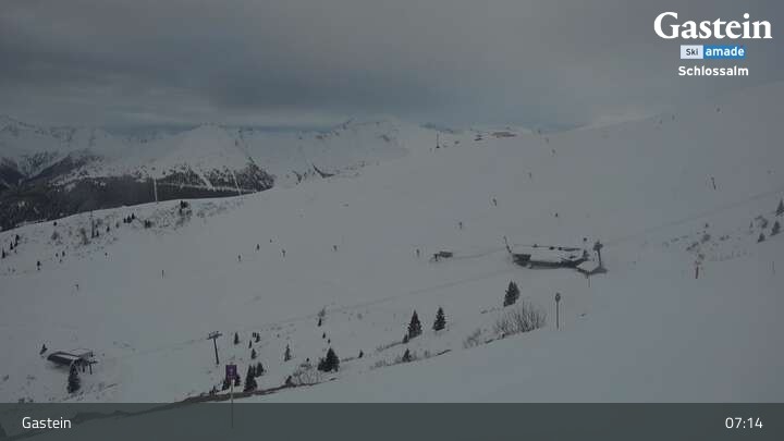 Archived image Webcam Mountain Restaurant Weitmoseralm