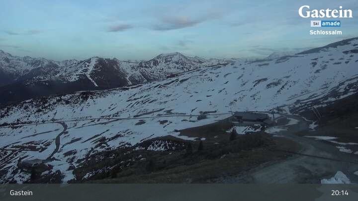 Archived image Webcam Mountain Restaurant Weitmoseralm