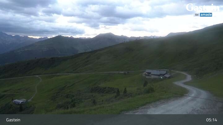 Archived image Webcam Mountain Restaurant Weitmoseralm