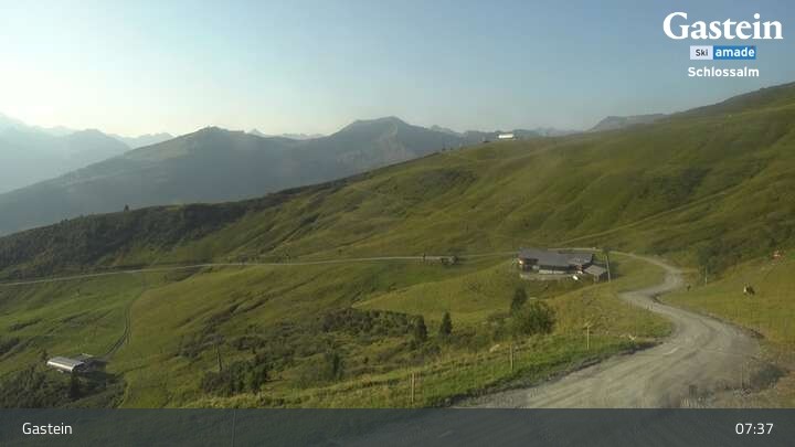 Archived image Webcam Mountain Restaurant Weitmoseralm