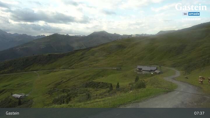 Archived image Webcam Mountain Restaurant Weitmoseralm