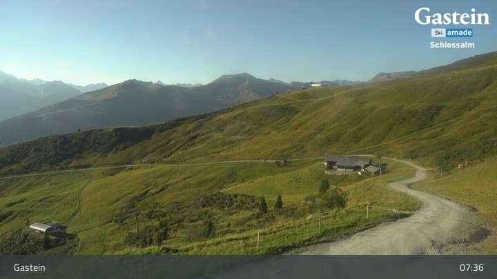 Archived image Webcam Mountain Restaurant Weitmoseralm