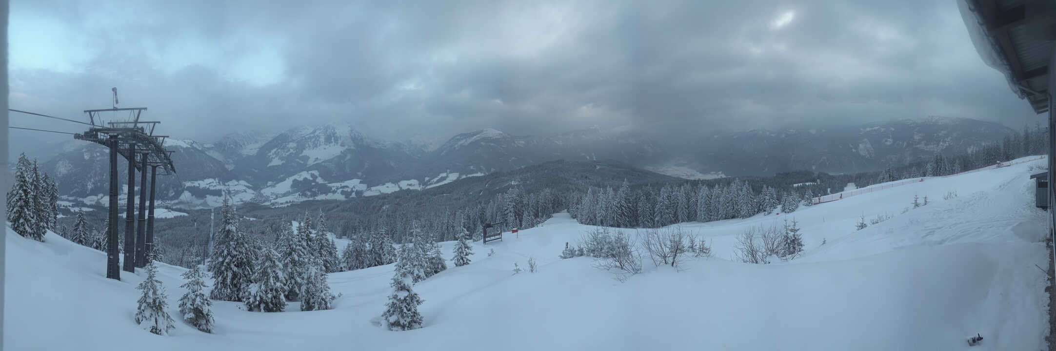 Archived image Webcam The top station Hornbahn
