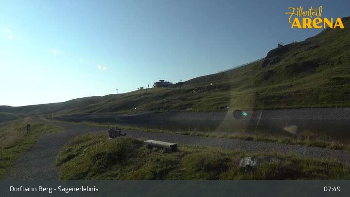 Archived image Webcam Königsleiten: Top Station Dorfbahn