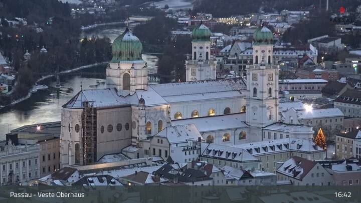 Archiv Foto Webcam Passau: Panoramablick auf Donau, Ortspitze und Altstadt