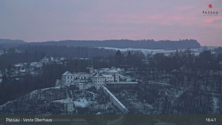 Archiv Foto Webcam Passau: Panoramablick auf Donau, Ortspitze und Altstadt