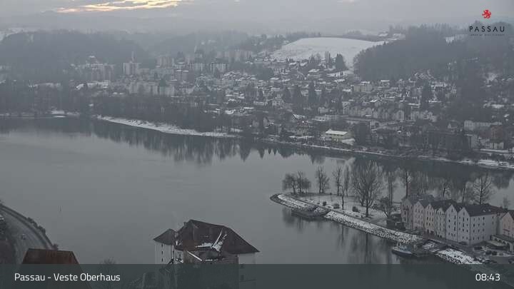 Archiv Foto Webcam Passau: Panoramablick auf Donau, Ortspitze und Altstadt