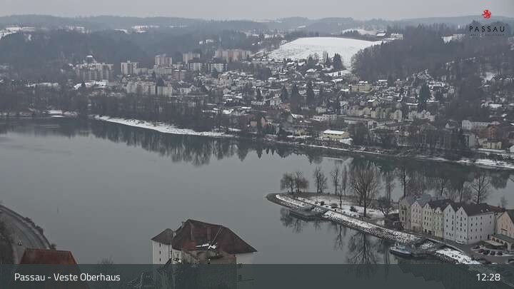 Archiv Foto Webcam Passau: Panoramablick auf Donau, Ortspitze und Altstadt