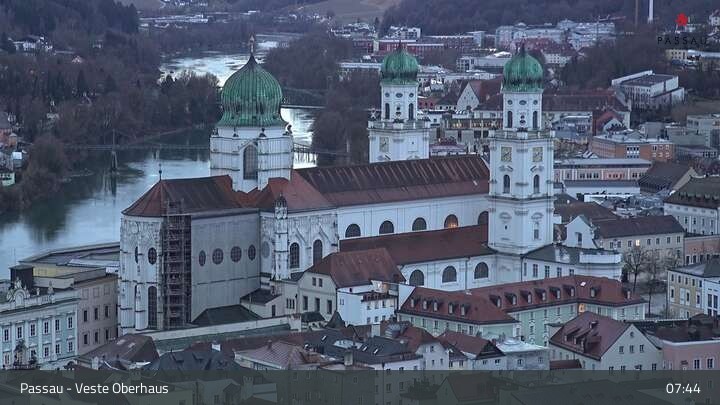 Archiv Foto Webcam Passau: Panoramablick auf Donau, Ortspitze und Altstadt
