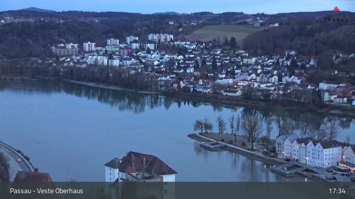 Archiv Foto Webcam Passau: Panoramablick auf Donau, Ortspitze und Altstadt