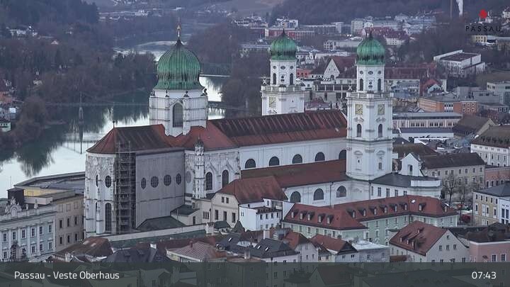 Archiv Foto Webcam Passau: Panoramablick auf Donau, Ortspitze und Altstadt