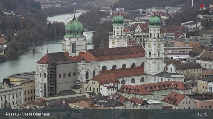 Archiv Foto Webcam Passau: Panoramablick auf Donau, Ortspitze und Altstadt