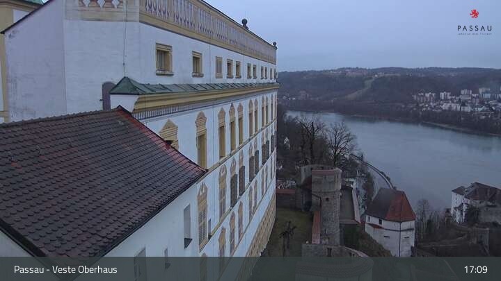 Archiv Foto Webcam Passau: Panoramablick auf Donau, Ortspitze und Altstadt