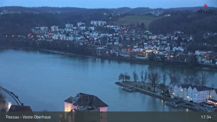 Archiv Foto Webcam Passau: Panoramablick auf Donau, Ortspitze und Altstadt