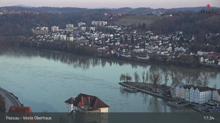 Archiv Foto Webcam Passau: Panoramablick auf Donau, Ortspitze und Altstadt