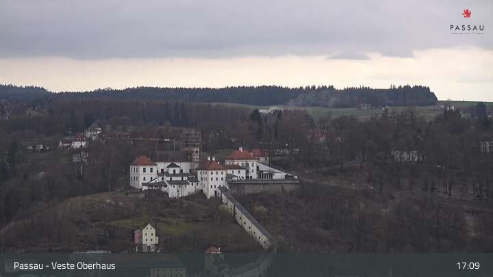 Archiv Foto Webcam Passau: Panoramablick auf Donau, Ortspitze und Altstadt