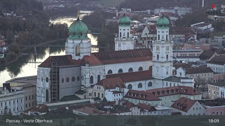 Archiv Foto Webcam Passau: Panoramablick auf Donau, Ortspitze und Altstadt