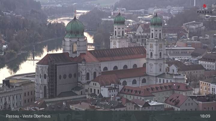 Archiv Foto Webcam Passau: Panoramablick auf Donau, Ortspitze und Altstadt
