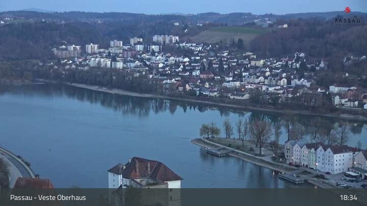 Archiv Foto Webcam Passau: Panoramablick auf Donau, Ortspitze und Altstadt