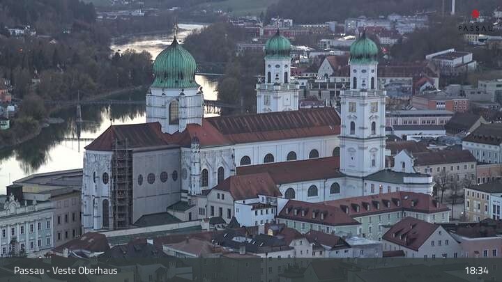 Archived image Webcam Passau City Centre and Danube