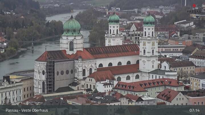 Archived image Webcam Passau City Centre and Danube