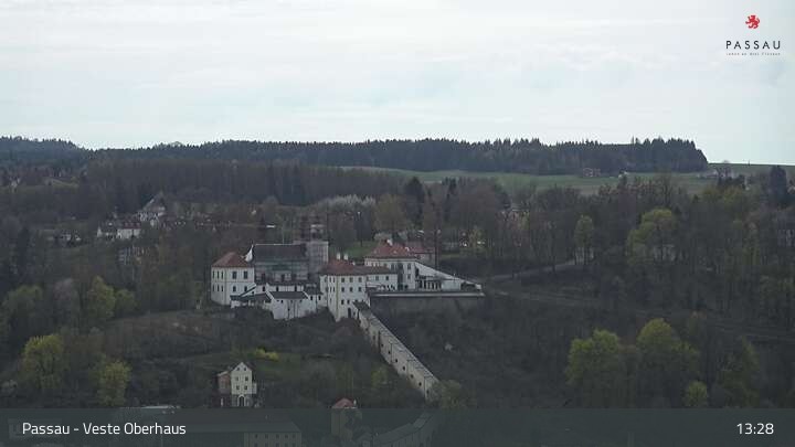 Archiv Foto Webcam Passau: Panoramablick auf Donau, Ortspitze und Altstadt