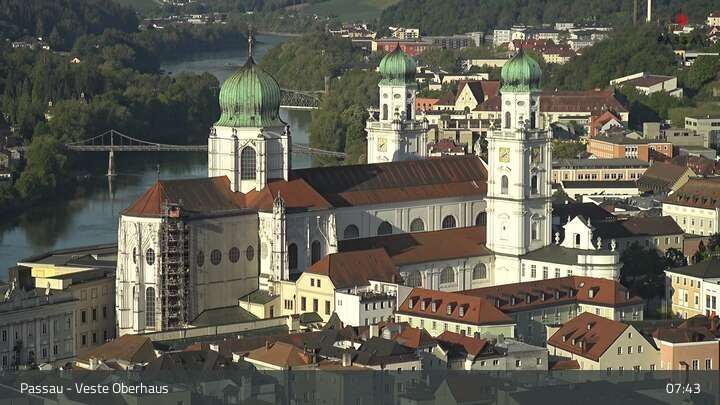 Archiv Foto Webcam Passau: Panoramablick auf Donau, Ortspitze und Altstadt