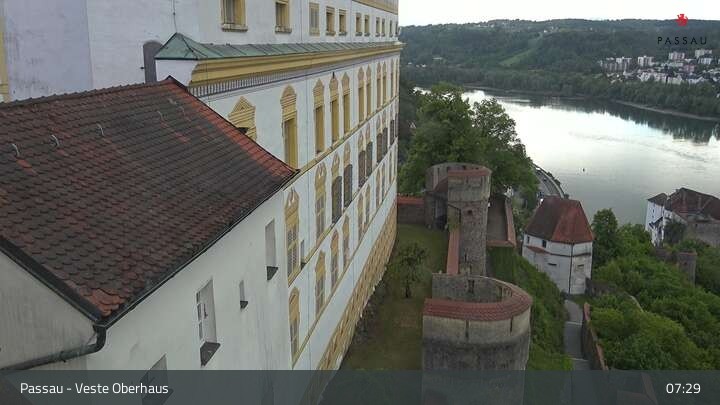 Archived image Webcam Passau City Centre and Danube