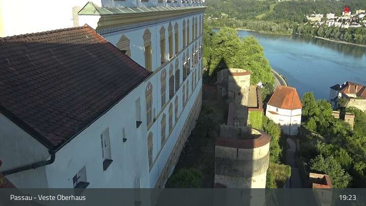 Archiv Foto Webcam Passau: Panoramablick auf Donau, Ortspitze und Altstadt