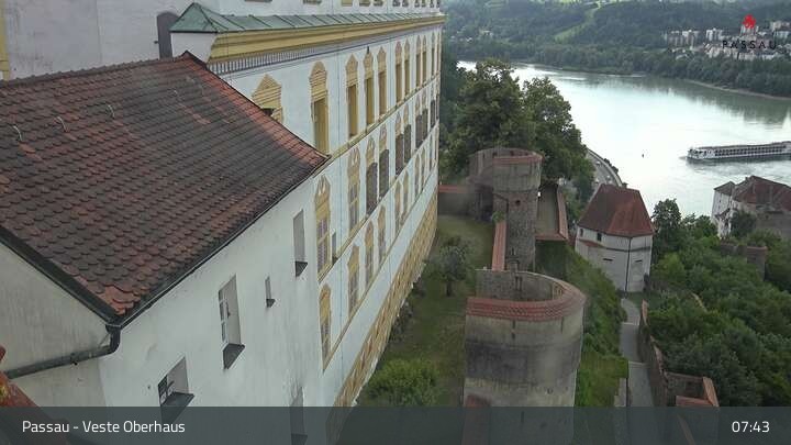Archiv Foto Webcam Passau: Panoramablick auf Donau, Ortspitze und Altstadt