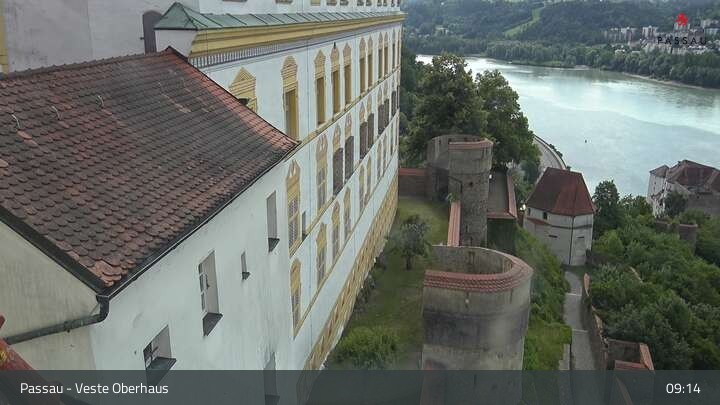 Archived image Webcam Passau City Centre and Danube