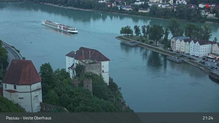 Archived image Webcam Passau City Centre and Danube