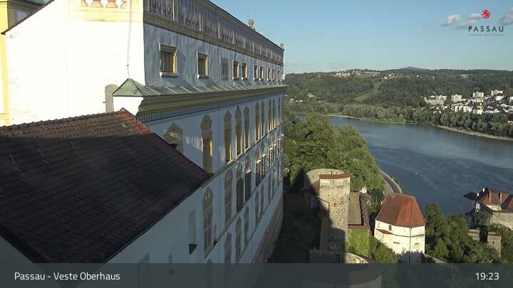 Archived image Webcam Passau City Centre and Danube