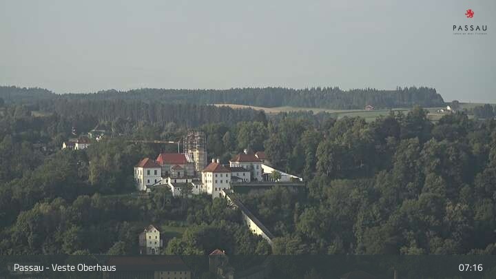 Archiv Foto Webcam Passau: Panoramablick auf Donau, Ortspitze und Altstadt