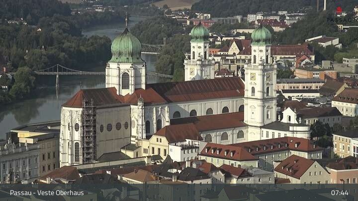 Archiv Foto Webcam Passau: Panoramablick auf Donau, Ortspitze und Altstadt