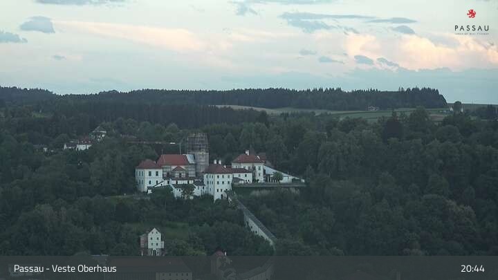 Archiv Foto Webcam Passau: Panoramablick auf Donau, Ortspitze und Altstadt