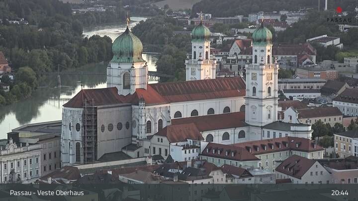 Archiv Foto Webcam Passau: Panoramablick auf Donau, Ortspitze und Altstadt