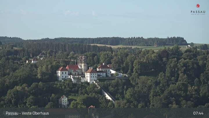 Archiv Foto Webcam Passau: Panoramablick auf Donau, Ortspitze und Altstadt