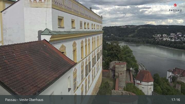 Archiv Foto Webcam Passau: Panoramablick auf Donau, Ortspitze und Altstadt