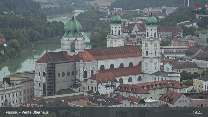 Archived image Webcam Passau City Centre and Danube