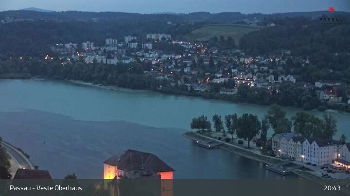 Archiv Foto Webcam Passau: Panoramablick auf Donau, Ortspitze und Altstadt