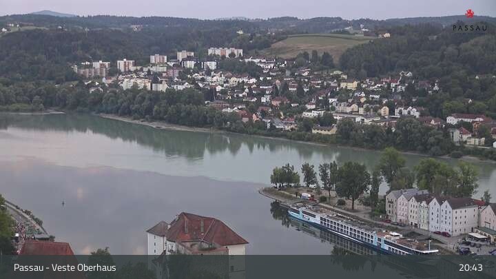 Archiv Foto Webcam Passau: Panoramablick auf Donau, Ortspitze und Altstadt