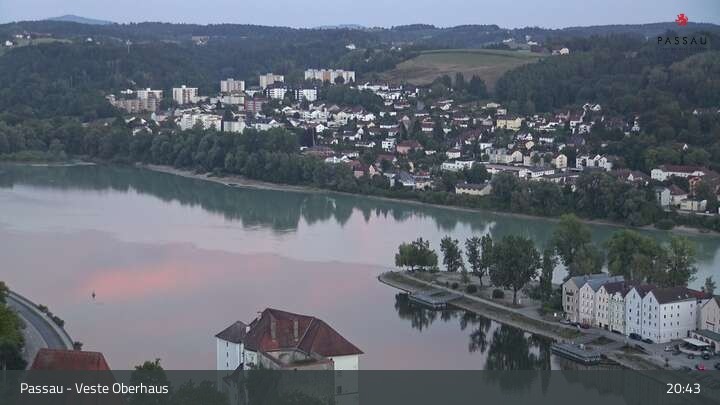 Archived image Webcam Passau City Centre and Danube